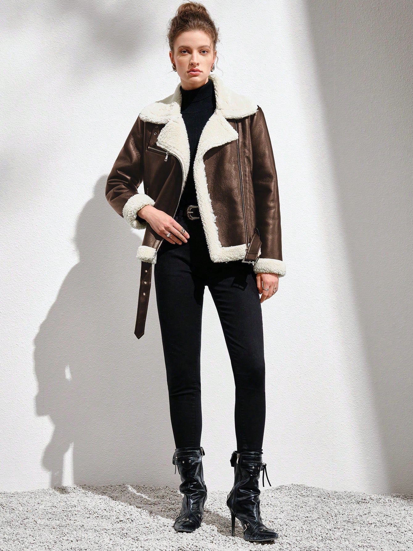 Raverya - Donkerbruin Faux Leren Bikerjack met Sherpa Voering