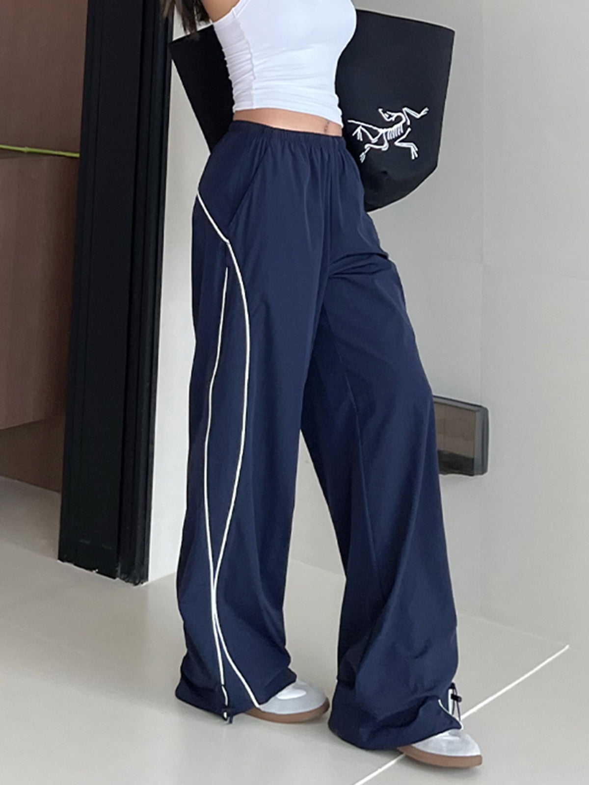 Broek met Trekkoord en Contrasterende Bies