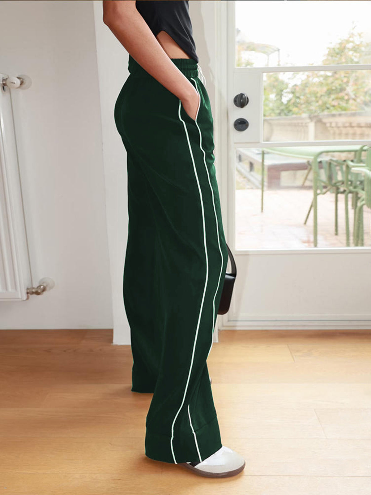 Broek met Contrasterende Bies en Trekkoord