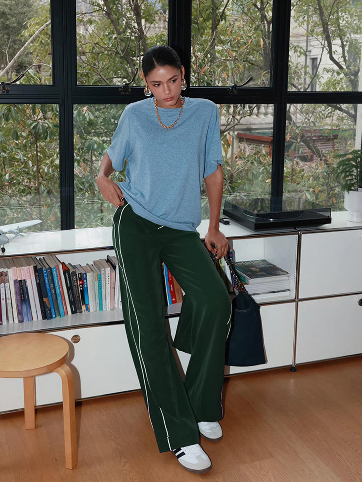 Broek met Contrasterende Bies en Trekkoord