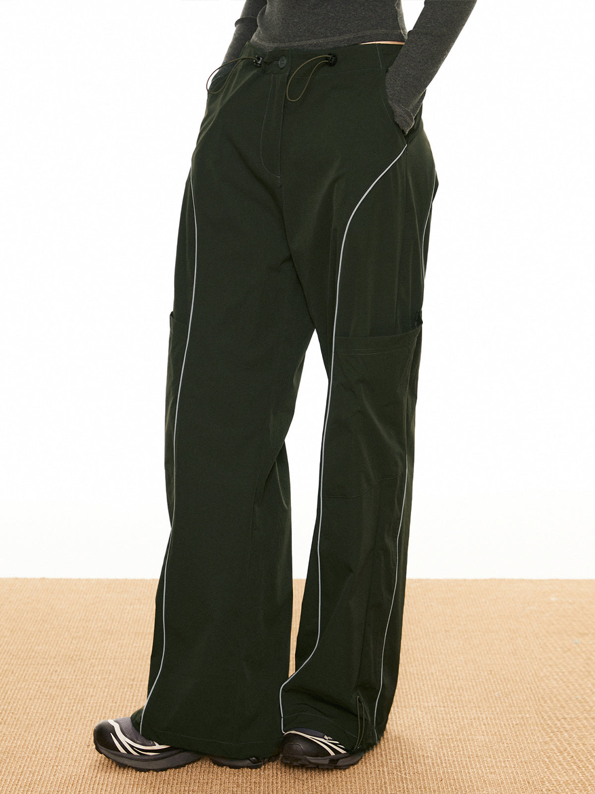 Broek met Contrasterende Bies en Trekkoord