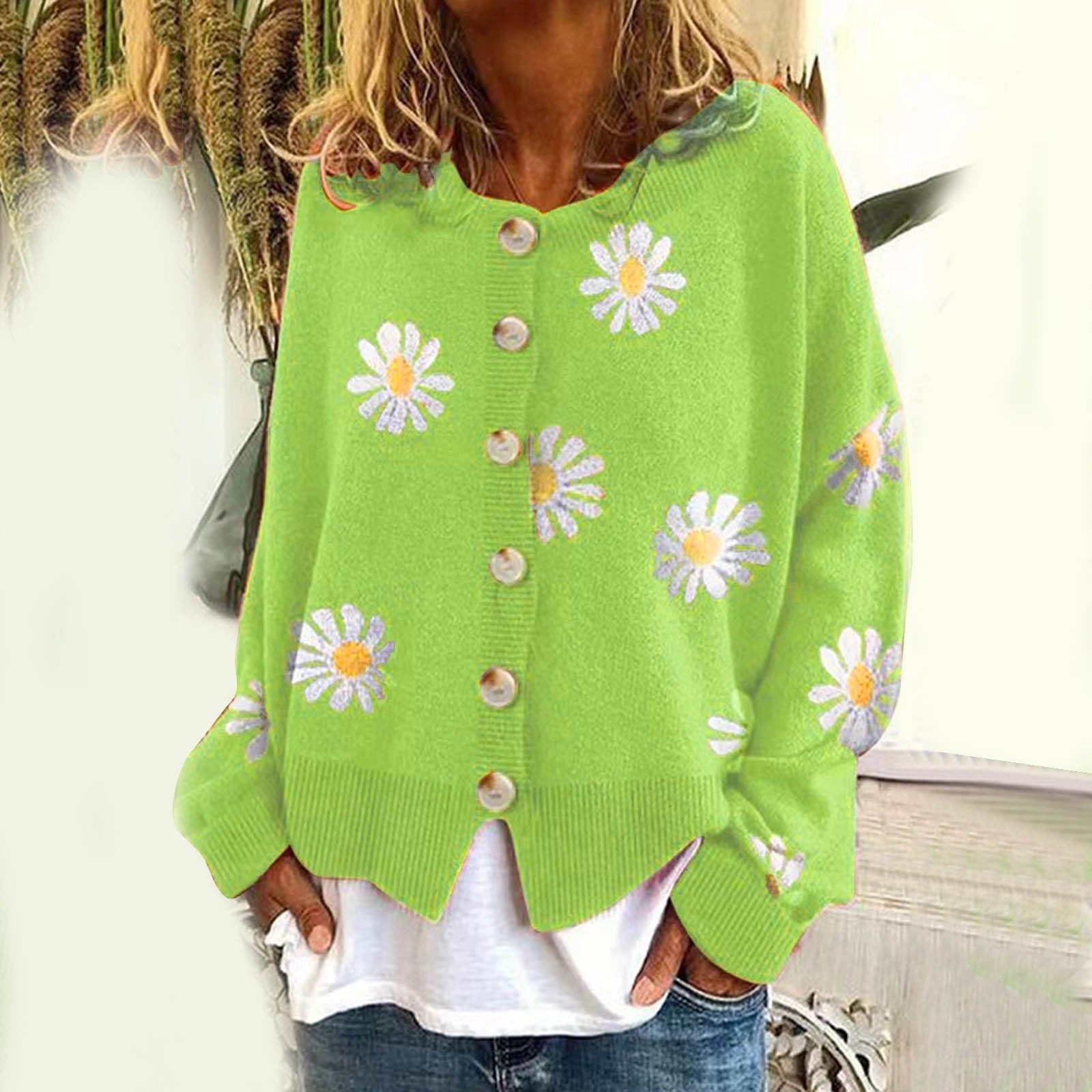 Gebreide trui met bloemen