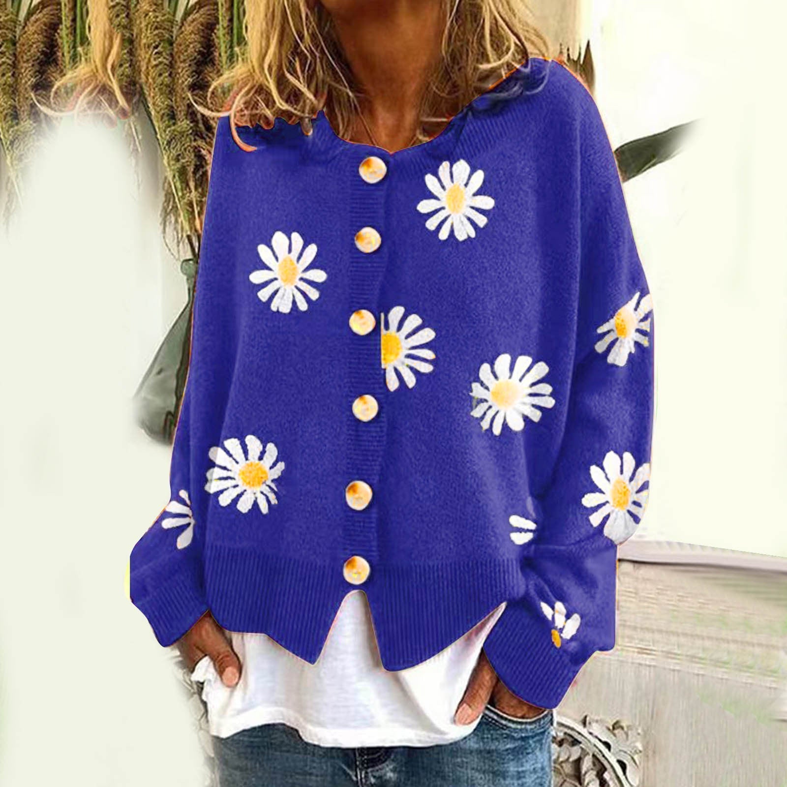 Gebreide trui met bloemen